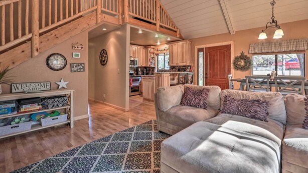 TV, video game console - Heber-overgaard Cabin w/ Deck in National Forest! (Heber)