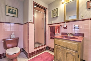 Interior - Elegant Norwich House w/ Billiards Room & Ballroom (Norwich)