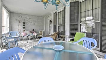 House (5 Bedrooms) | Interior