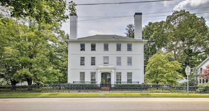 Elegant Norwich House w/ Billiards Room & Ballroom