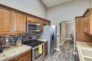 House (3 Bedrooms) | Interior