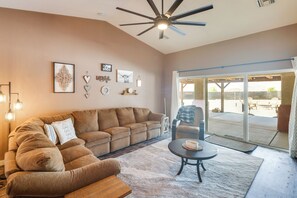 House (3 Bedrooms) | Interior