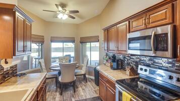 House (3 Bedrooms) | Interior