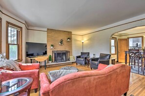 House (5 Bedrooms) | Interior