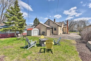 House (5 Bedrooms) | Interior