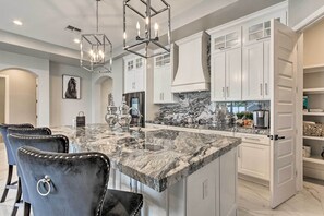 Interior - Putting Green & Gazebo: Upscale Peoria Home (Peoria)