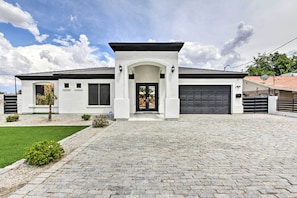 House (3 Bedrooms) | Front of property