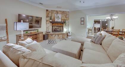 Lovely Hawkins Home w/ Patio & Hangar Garage!