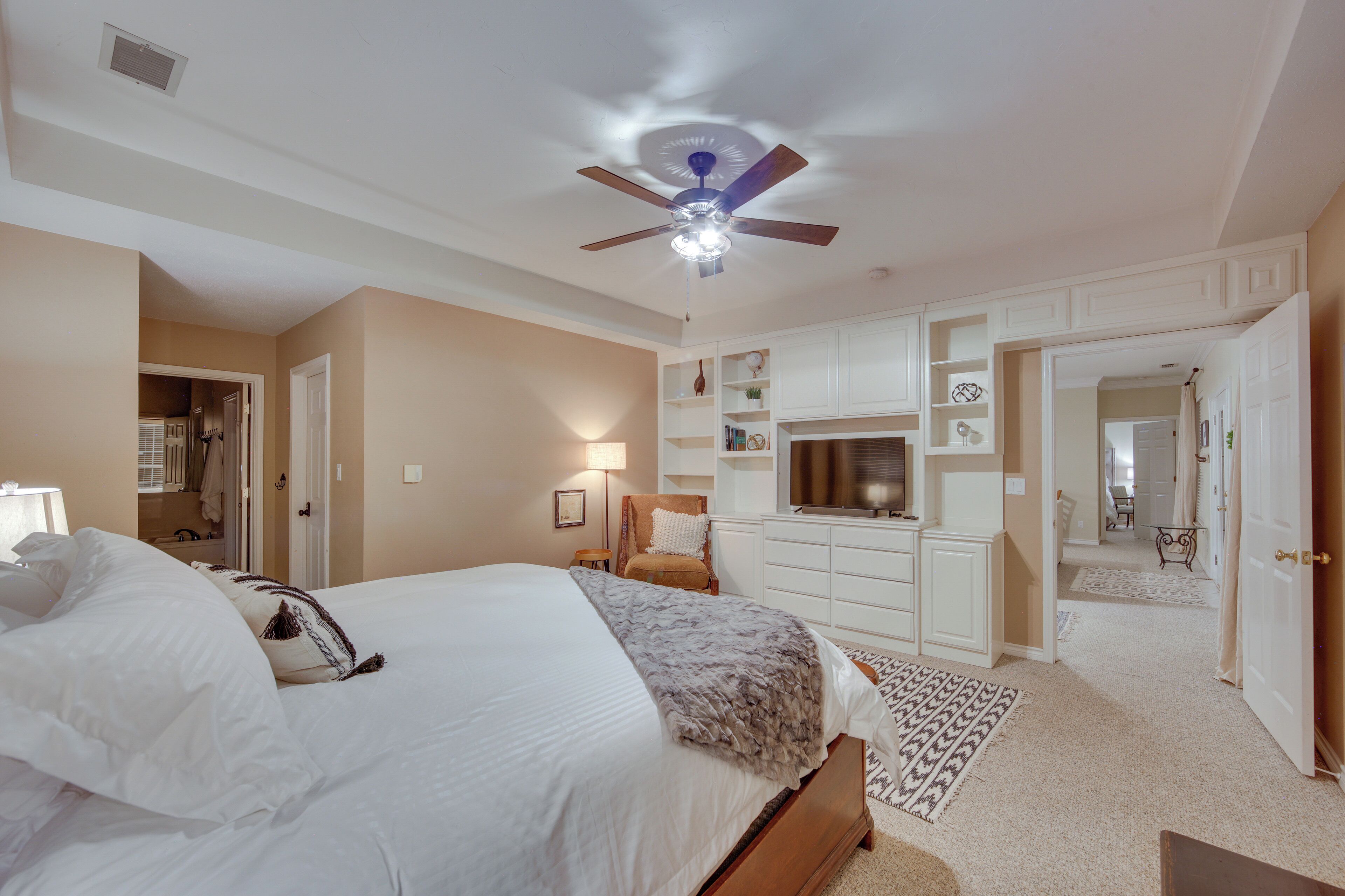 House (3 Bedrooms) | 3 bedrooms, desk, laptop workspace, iron/ironing board