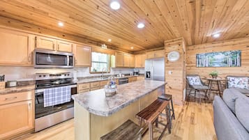 House (2 Bedrooms) | Interior