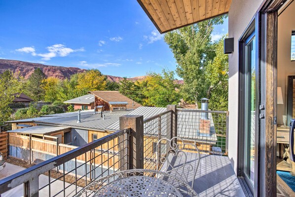 Interior - Sleek & Modern Townhome, 3 Blocks to Main St! (Moab)