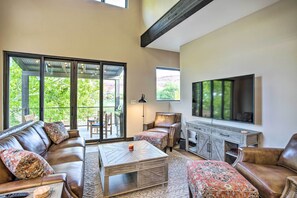 Interior - Sleek & Modern Townhome, 3 Blocks to Main St! (Moab)