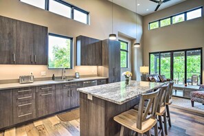 Interior - Sleek & Modern Townhome, 3 Blocks to Main St! (Moab)