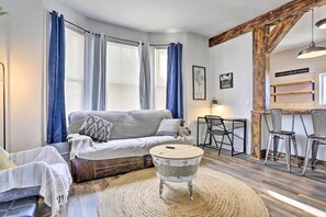 Apartment (1 Bedroom) | Interior - Chic Newark Escape w/ Balcony < 14 Mi to Nyc! (Newark)