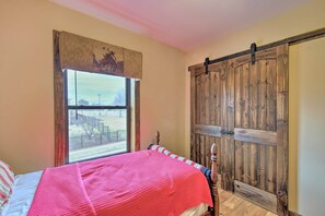 Apartment (2 Bedrooms) | Interior - Fort Worth Apt < 5 Mi to Downtown! (Fort Worth)