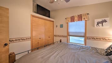 House (3 Bedrooms) | 3 bedrooms, iron/ironing board, free cots/infant beds, bed sheets
