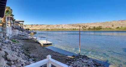 Riverfront Bullhead City House w/ Balcony!
