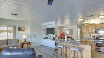 House (2 Bedrooms) | Interior