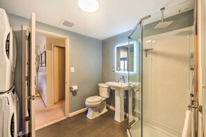 Apartment (3 Bedrooms) | Interior - Creek Access & Deck: Runningwater Lancaster Gem (Lancaster)