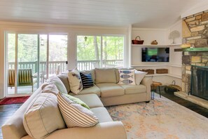 Apartment (2 Bedrooms) | Interior - High-end Sapphire Retreat on Fairfield Lake! (Sapphire)