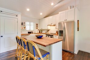 Apartment (2 Bedrooms) | Interior - High-end Sapphire Retreat on Fairfield Lake! (Sapphire)