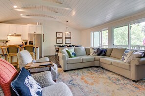 Apartment (2 Bedrooms) | Interior - High-end Sapphire Retreat on Fairfield Lake! (Sapphire)