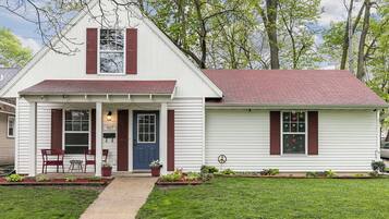 House (3 Bedrooms) | Front of property