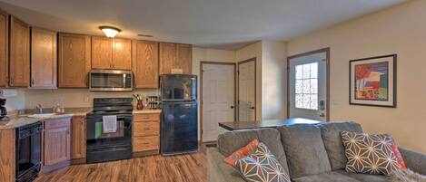 House (3 Bedrooms) | Interior