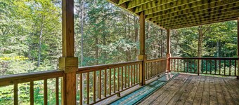 Spacious Dover Home w/ Sauna < 5 Miles to Ski!