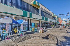 Interior - Swim, Golf & Relax: Resort Condo in Myrtle Beach! (Myrtle Beach)