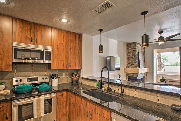 Apartment (2 Bedrooms) | Interior - Balconies & Resort Amenities: Scottsdale Condo (Scottsdale)