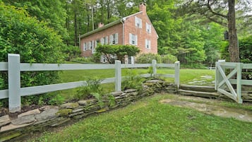 House (3 Bedrooms) | Front of property