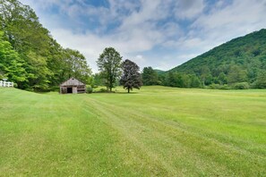 Interior - 'sky Parlor Farm' on 480 Acres w/ Fire Pit! (Salem)