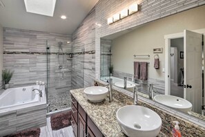 Rumah (4 Bedrooms) | Interior