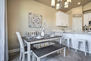 Apartment (3 Bedrooms) | Interior - Washington Townhome w/ Patio + Resort Perks! (Washington)