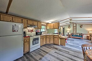 House (3 Bedrooms) | Interior