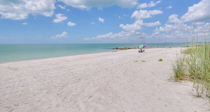 Oceanfront Bonita Beach Condo w/ Pool Access!