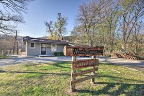 House (4 Bedrooms) | Interior - Expansive Cotter Cabin on White River w/ Deck! (Cotter)