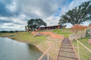 House (5 Bedrooms) | Front of property