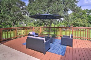 Terrace/patio - Downtown Boerne Home on Cibolo Creek w/ Fire Pit (Boerne)