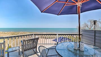 Apartment (3 Bedrooms) | Outdoor dining