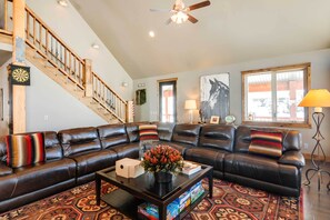 House (5 Bedrooms) | Interior