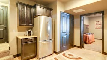 Rumah (5 Bedrooms) | Interior