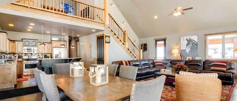 House (5 Bedrooms) | Interior