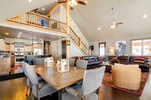 House (5 Bedrooms) | Interior