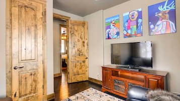 Rumah (5 Bedrooms) | Interior