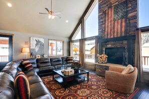 House (5 Bedrooms) | Interior