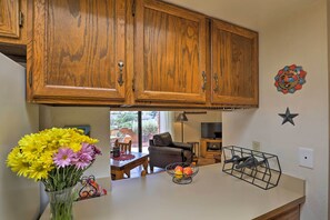 Apartment (1 Bedroom) | Interior - Sun-soaked AZ Townhome w/ Private Patio & Mtn View (Green Valley)