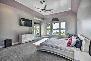 4 bedrooms, iron/ironing board, free cots/infant beds, bed sheets - Stunning Home w/ Heated Pool & River Access! (Ormond Beach)