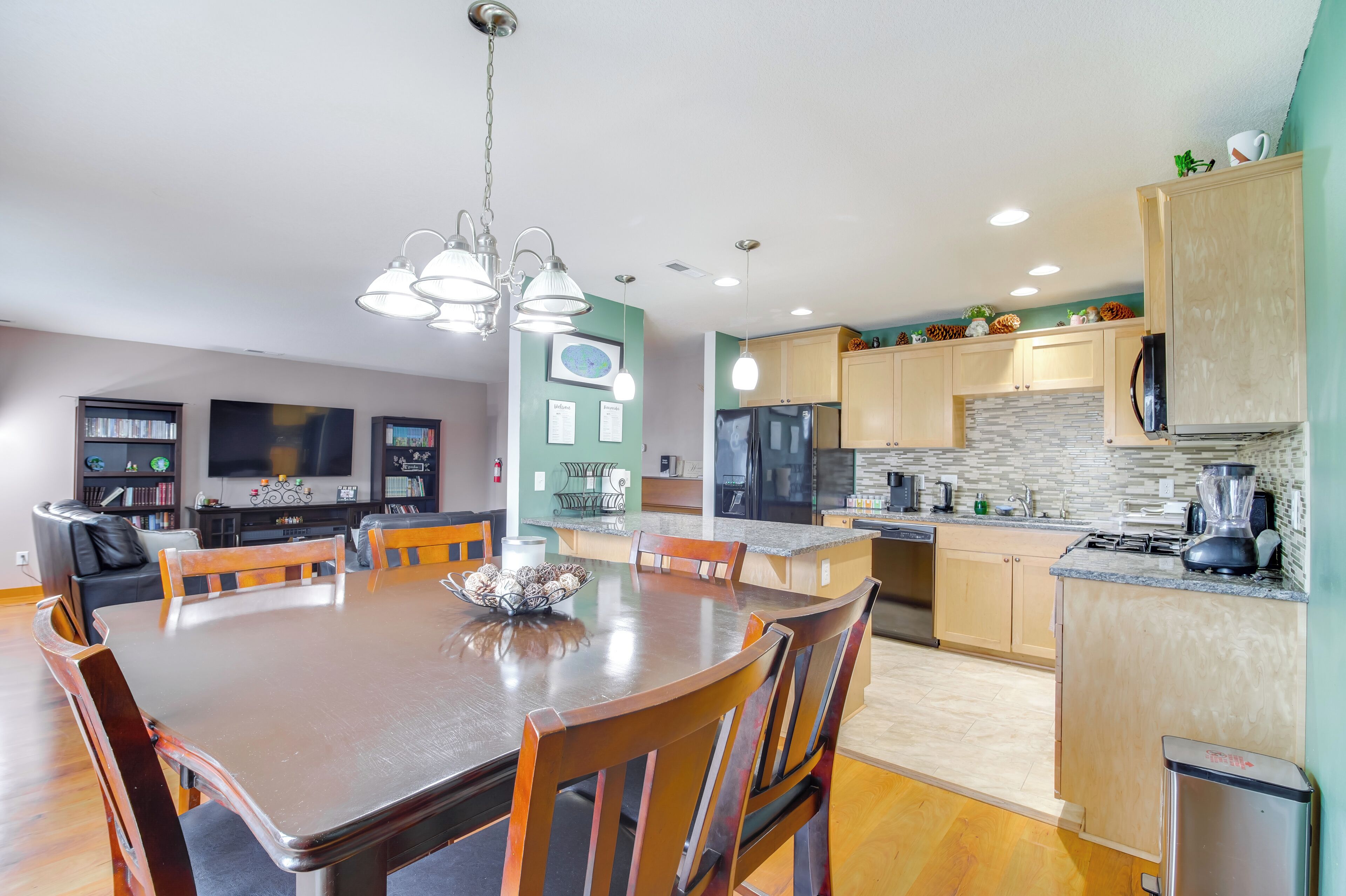 House (3 Bedrooms) | Interior